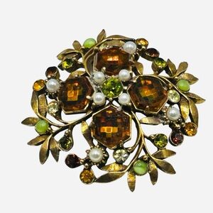 Vintage Florenza Art Glass Renaissance Revival Brooch